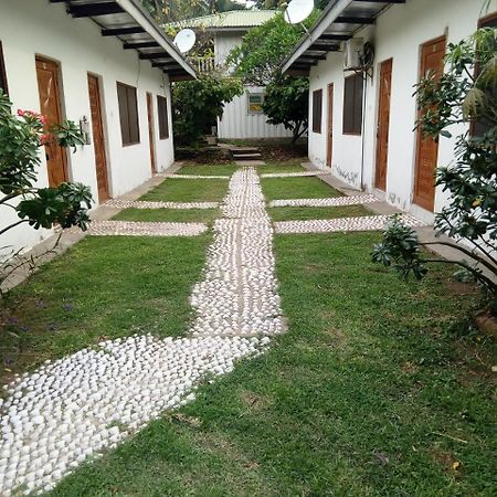 Aylos Bay Hotell Akosombo Exteriör bild