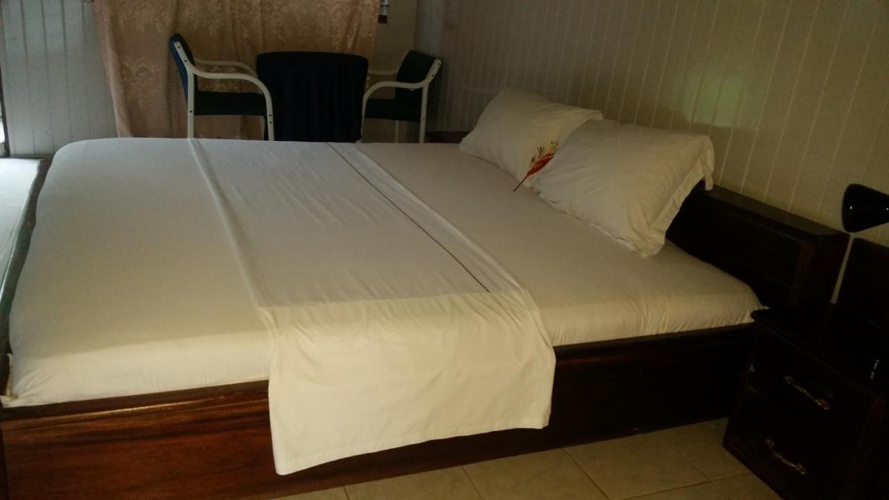 Aylos Bay Hotell Akosombo Exteriör bild