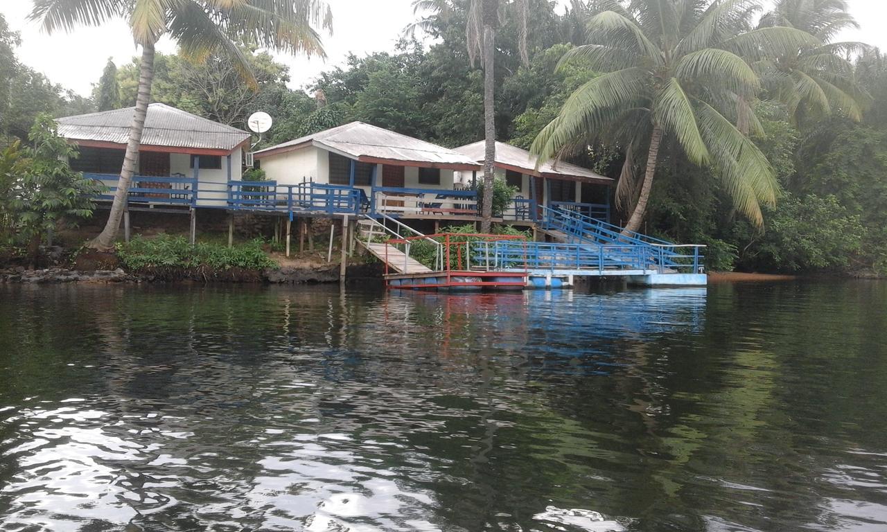 Aylos Bay Hotell Akosombo Exteriör bild