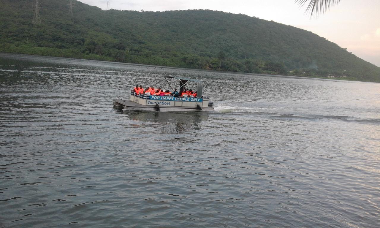 Aylos Bay Hotell Akosombo Exteriör bild