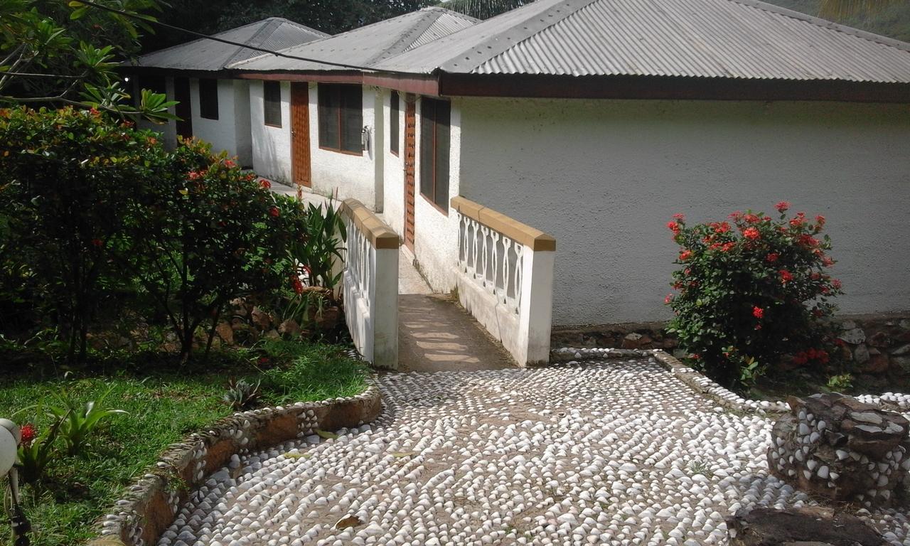 Aylos Bay Hotell Akosombo Exteriör bild
