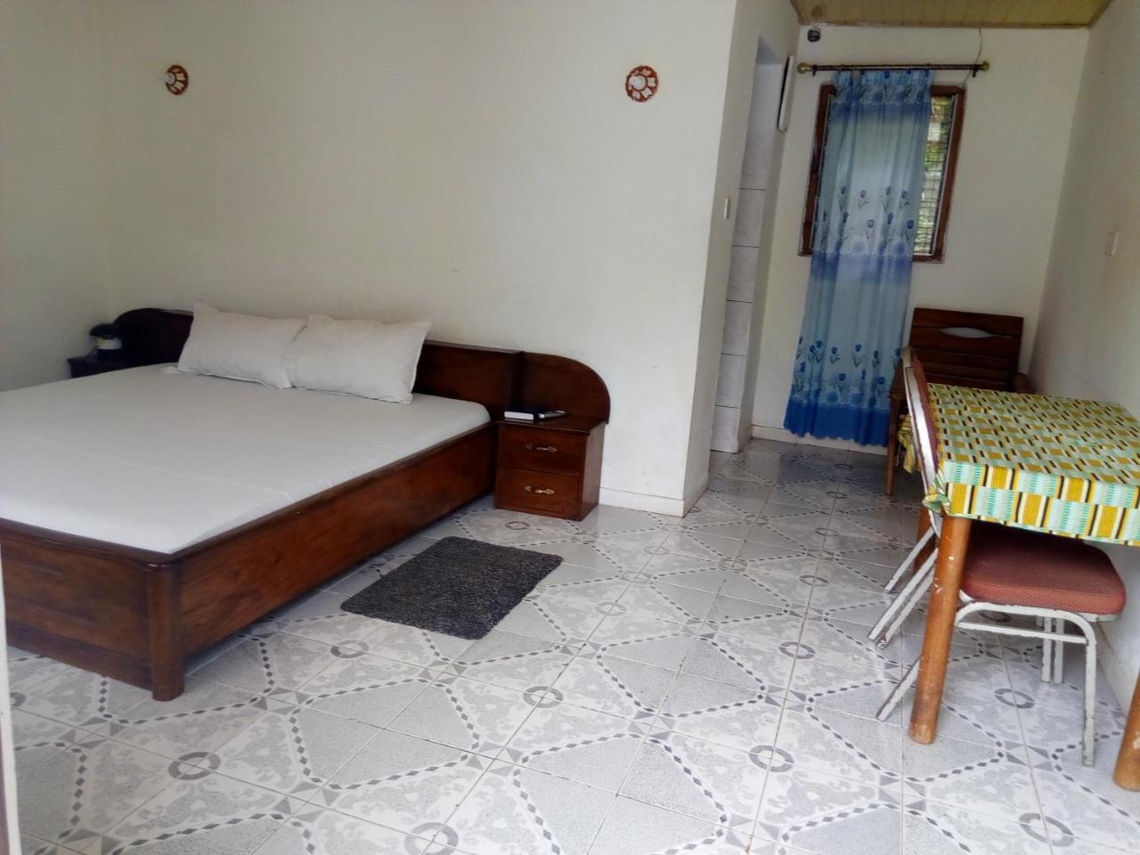 Aylos Bay Hotell Akosombo Exteriör bild