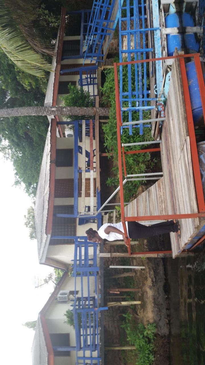 Aylos Bay Hotell Akosombo Exteriör bild